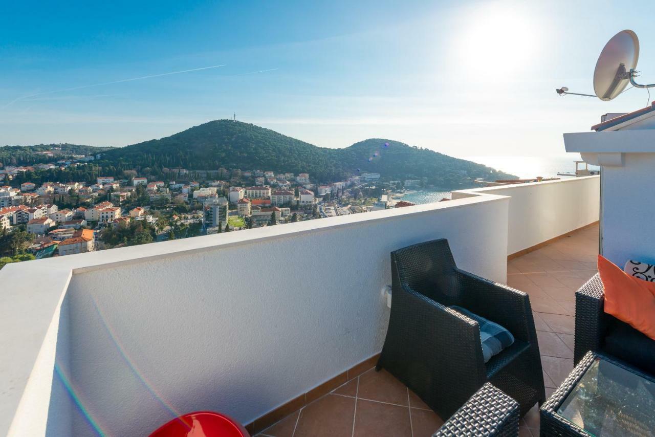 Majestic Lookout - Apartment Rixi ドゥブロブニク エクステリア 写真